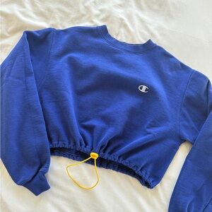 Champion Women's Blue Cropped Sweater